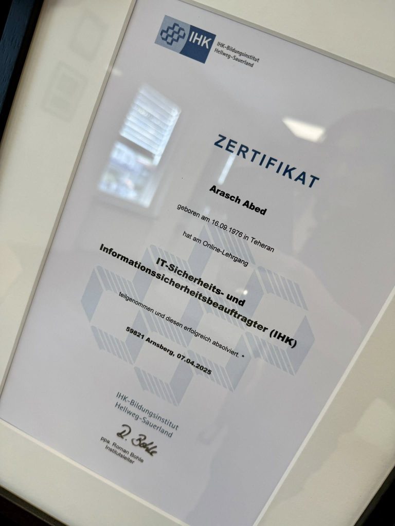 Arasch Abed ist zertifizierter IT-Sicherheitsbeauftragter (IHK) – Vocom ITK